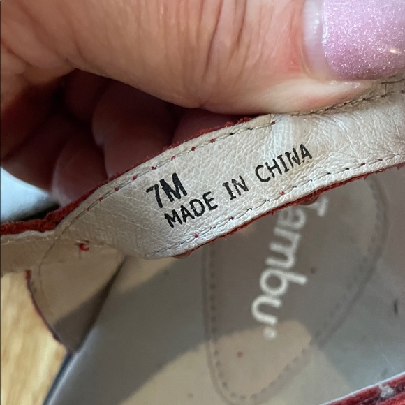 Jambu Red Floral T-Strap Women’s Sandals - Picture 7 of 7